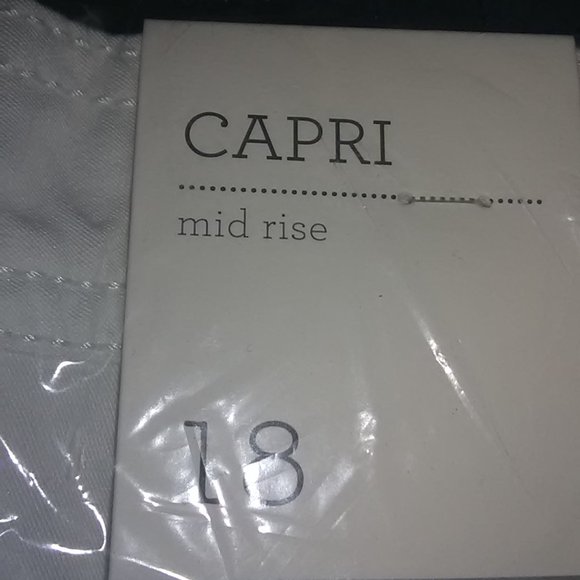 Mid Rise Capris - Picture 7 of 8